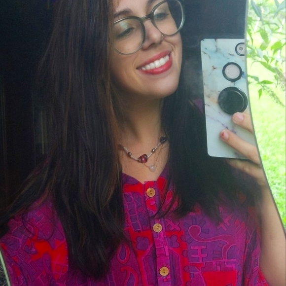 🎀 Meet your seller 🎀 - Picture 2 of 5